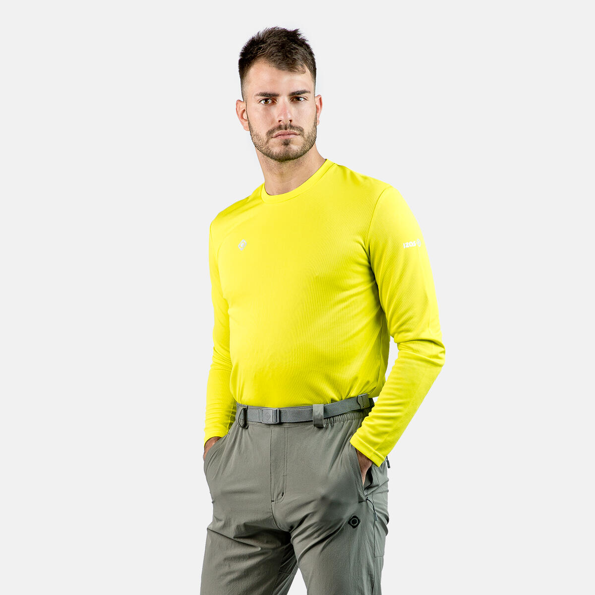 Izas CREUS Sports Shirt : Confort et performance grâce aux technologies DRY et 3/5