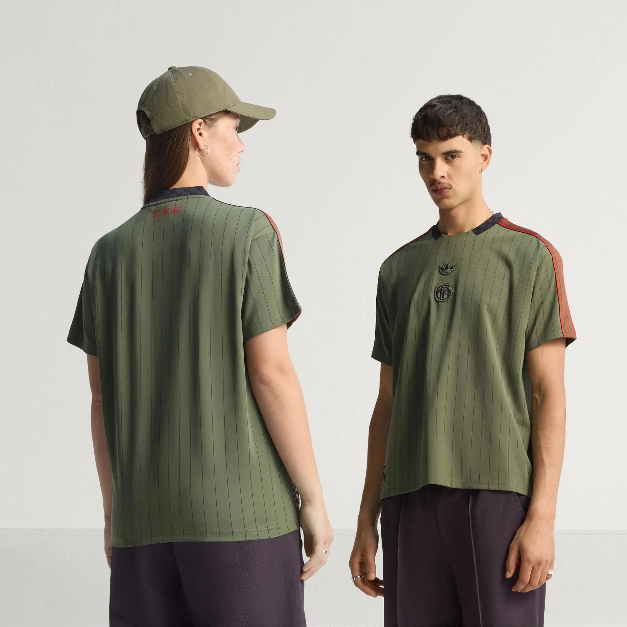 Dres FC Bayern Terrace Icons 4/15