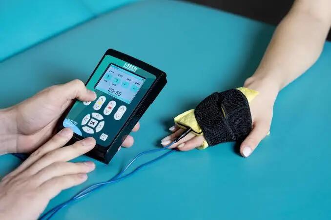 I-TECH T-One Rehab - Elettroterapia e TENS 3/4