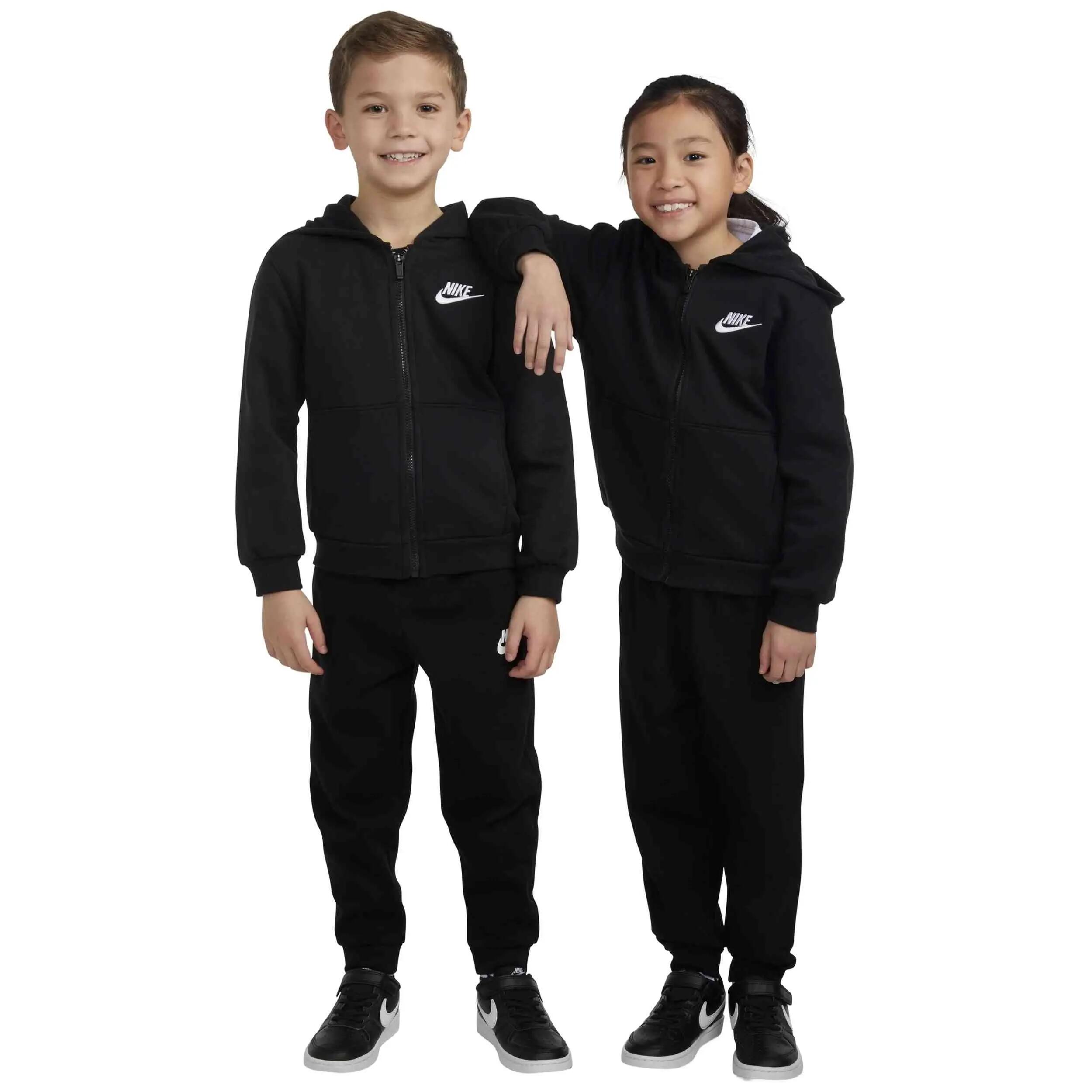 Sudadera con capucha Nike modelo Club Fleece para niños unisex 2/5
