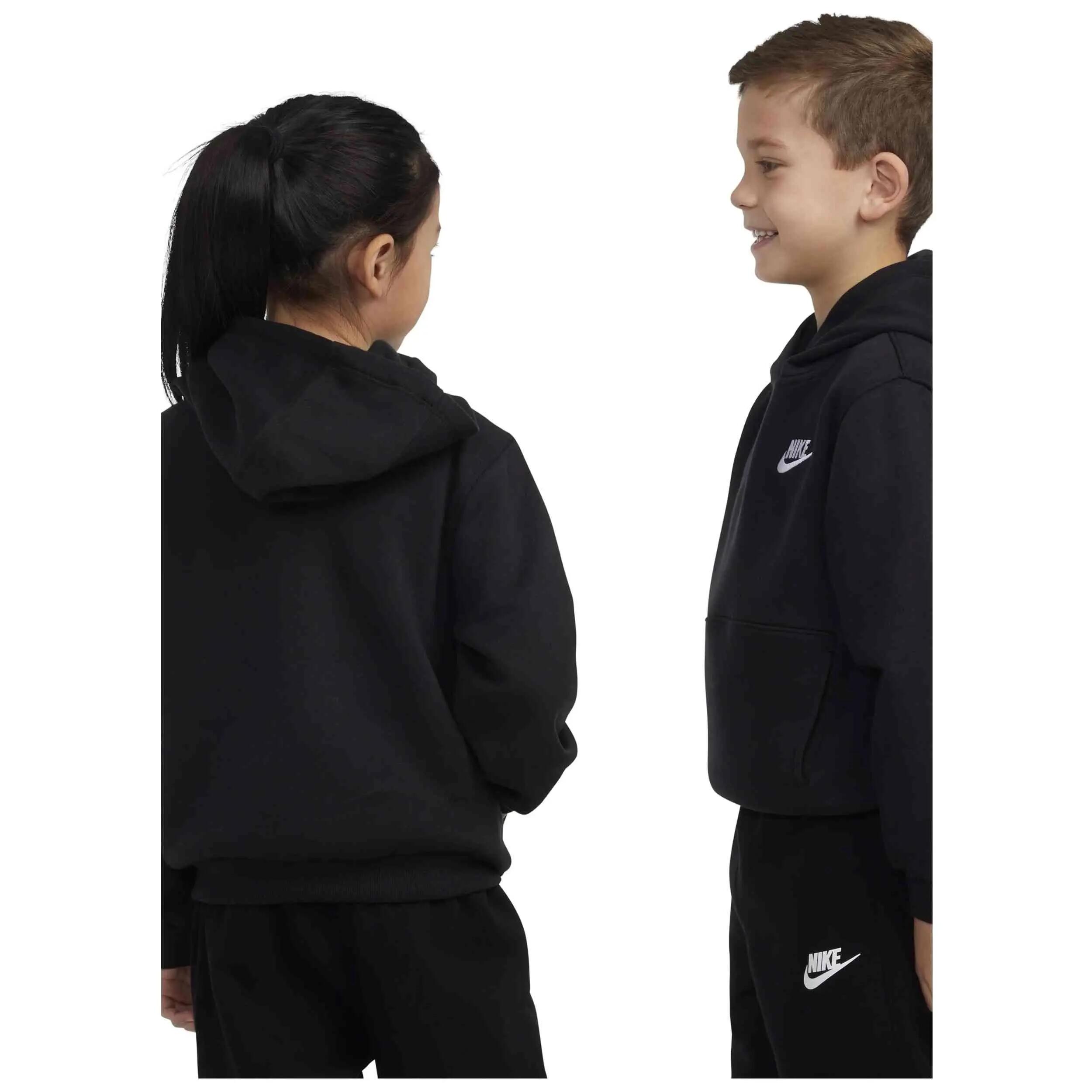 Sudadera con capucha Nike modelo Club Fleece para niños unisex 3/5