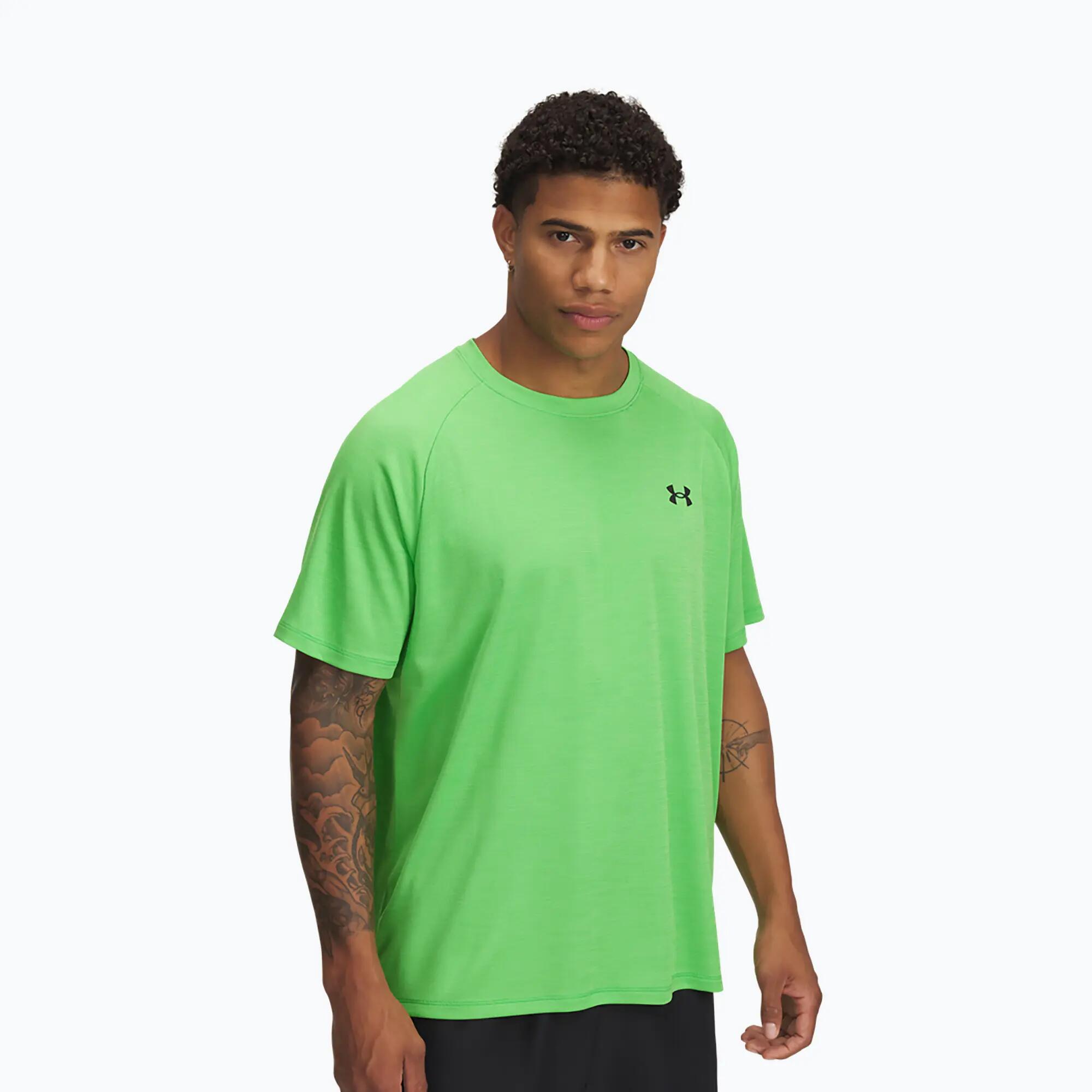 UNDER ARMOUR picture