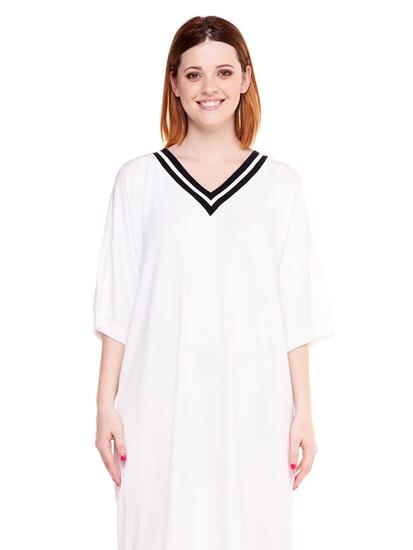 Lässiges Damenkleid in Schwarz und Weiß