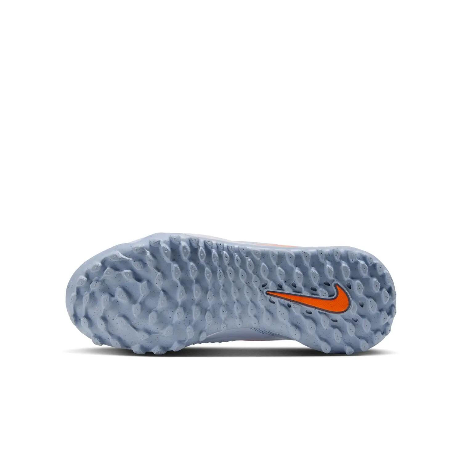 Gyermek futballcipő Nike JR Phantom 6 Low Acad TF NU4 10/10