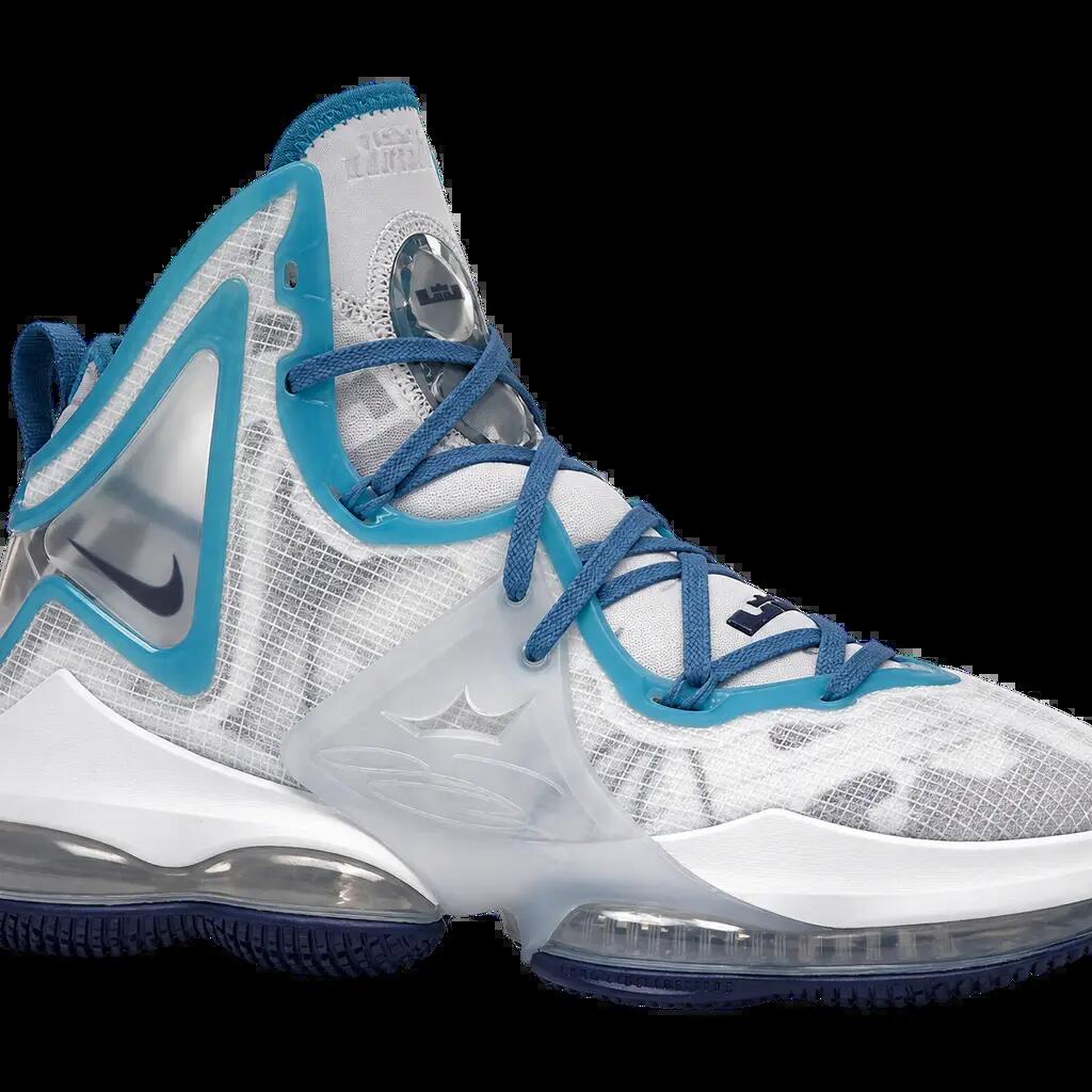 Herren - Sneaker - LeBron 19 - mehrfarbig