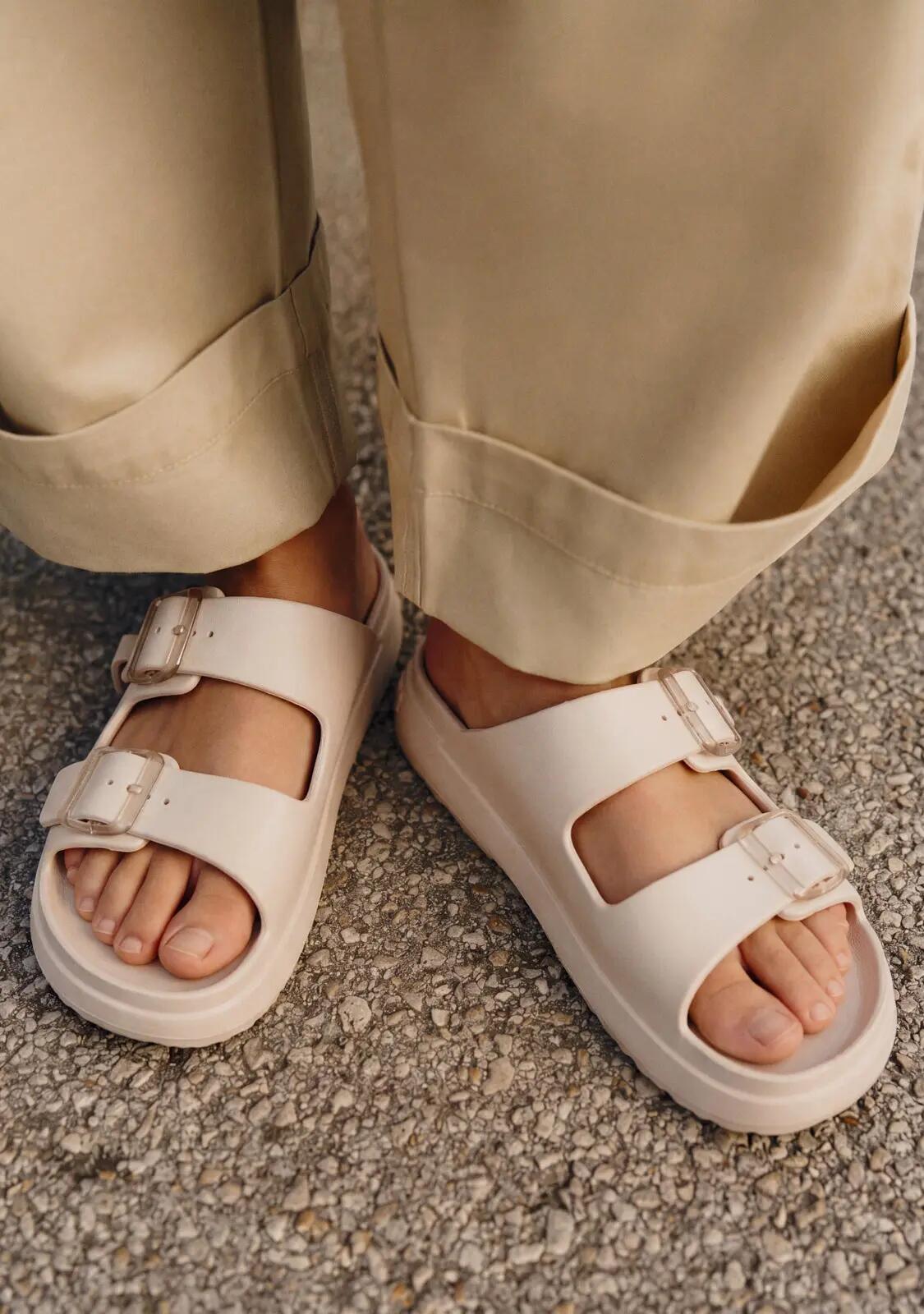 Sandalias Abiertas de Mujer Hebilla Ajustable Vibe Beige 3/5