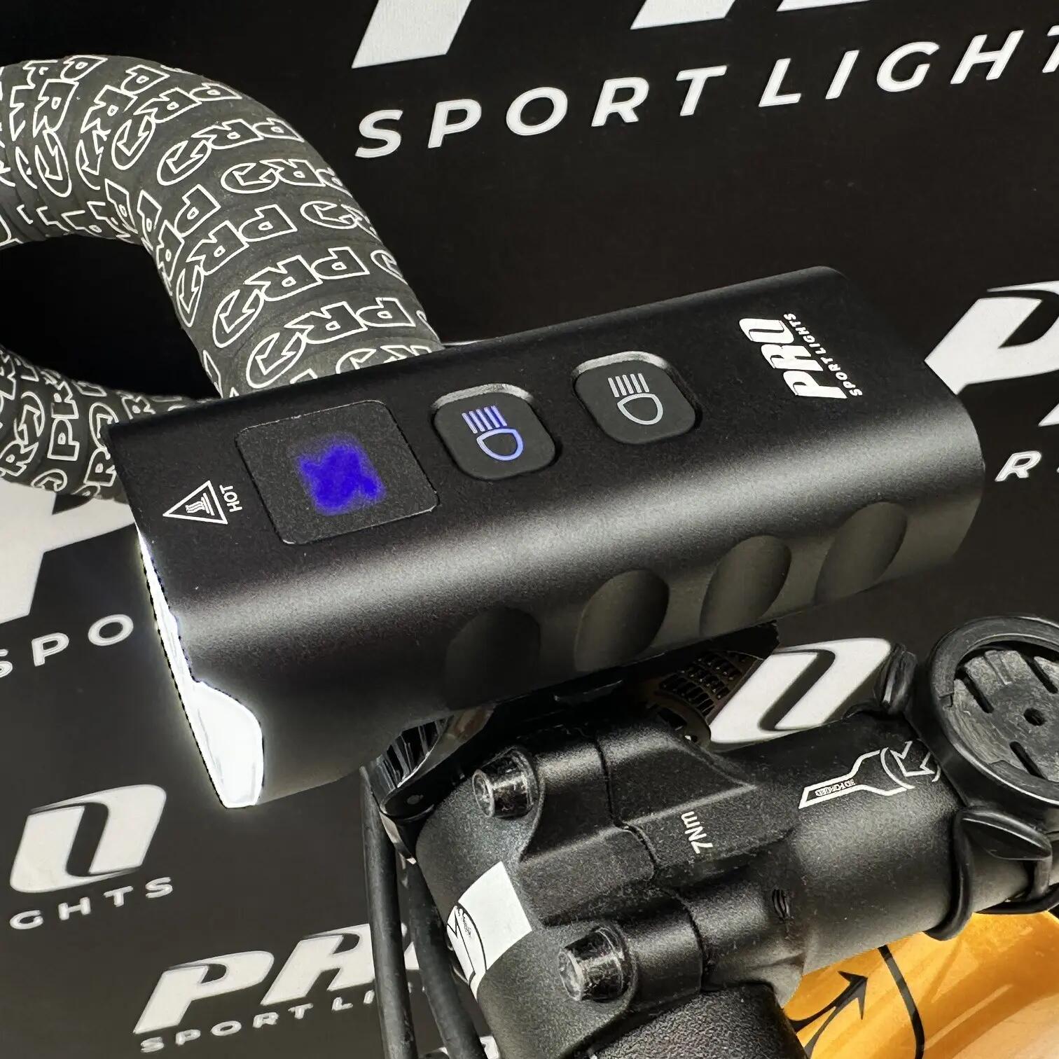 Set di luci per bicicletta luce anteriore e posteriore LED 1800 e 250 lumen 8/15
