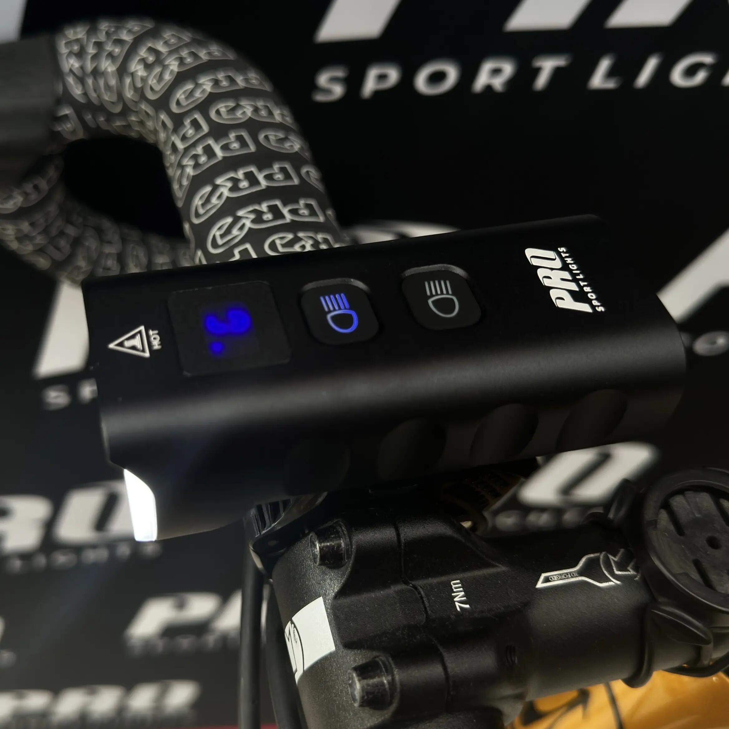 Set di luci per bicicletta luce anteriore e posteriore LED 1800 e 250 lumen 3/15