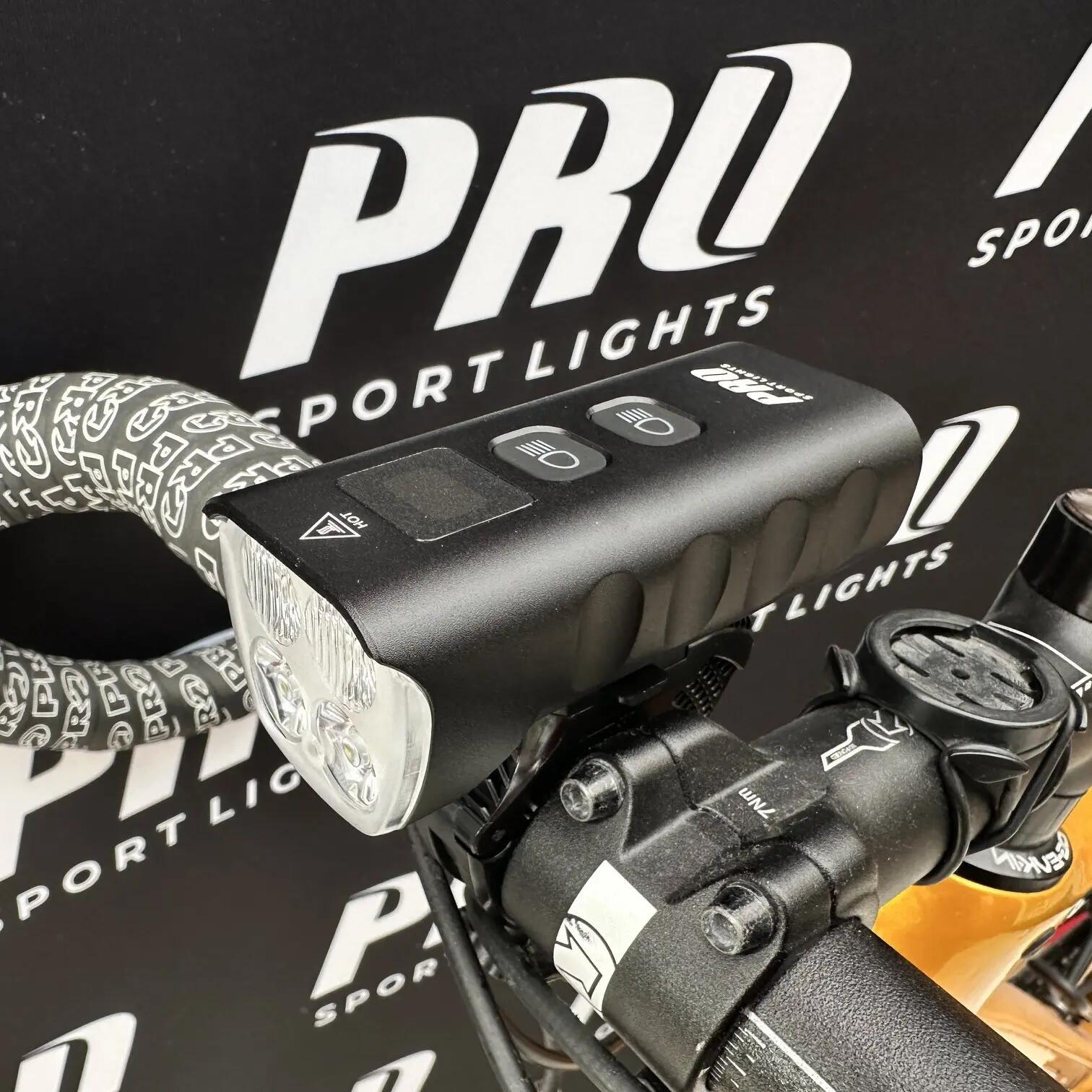 Set di luci per bicicletta luce anteriore e posteriore LED 1800 e 250 lumen 10/15