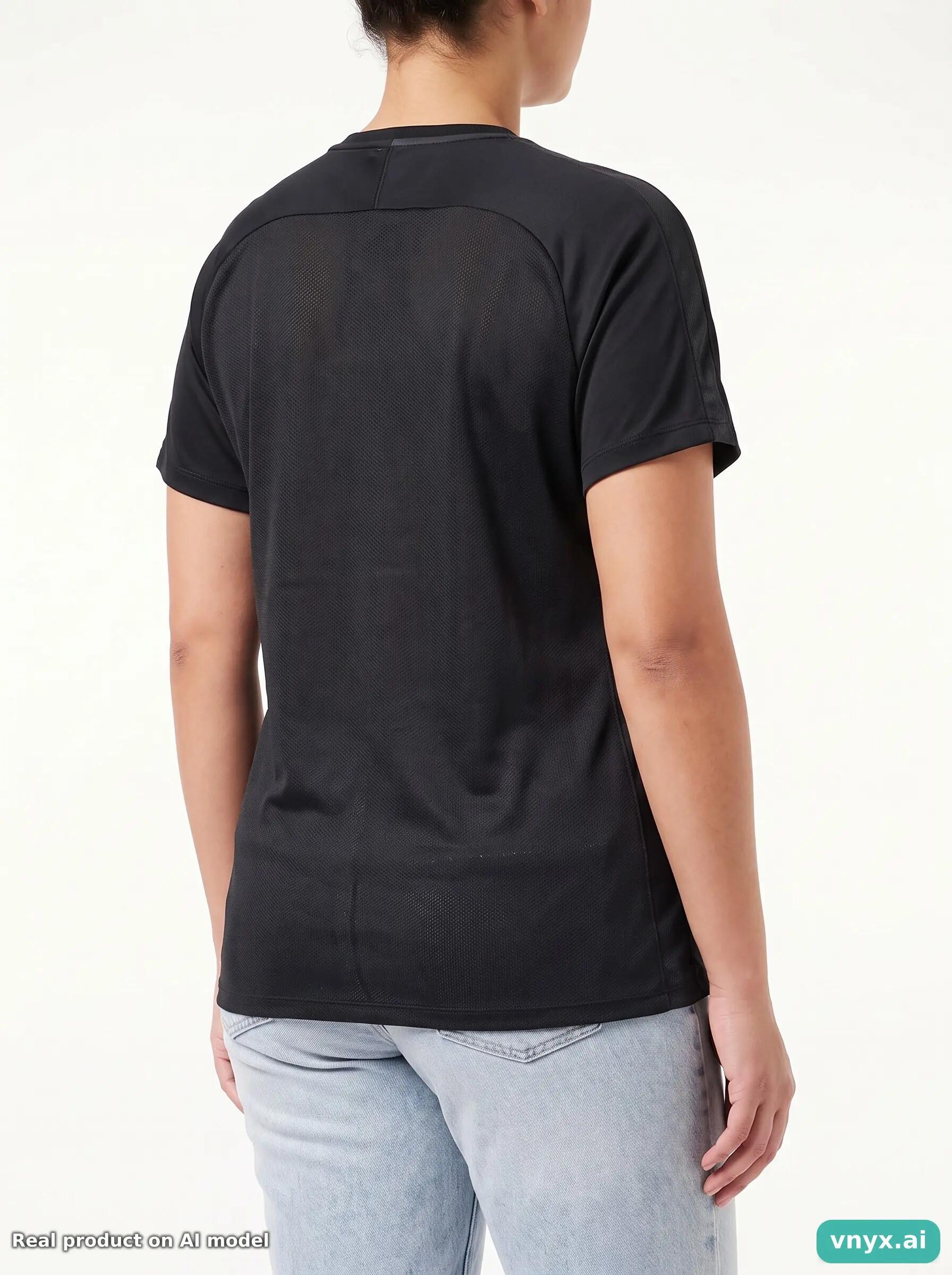 Second Life - Athletic Nike Sports T-shirt in Black size L 2/5