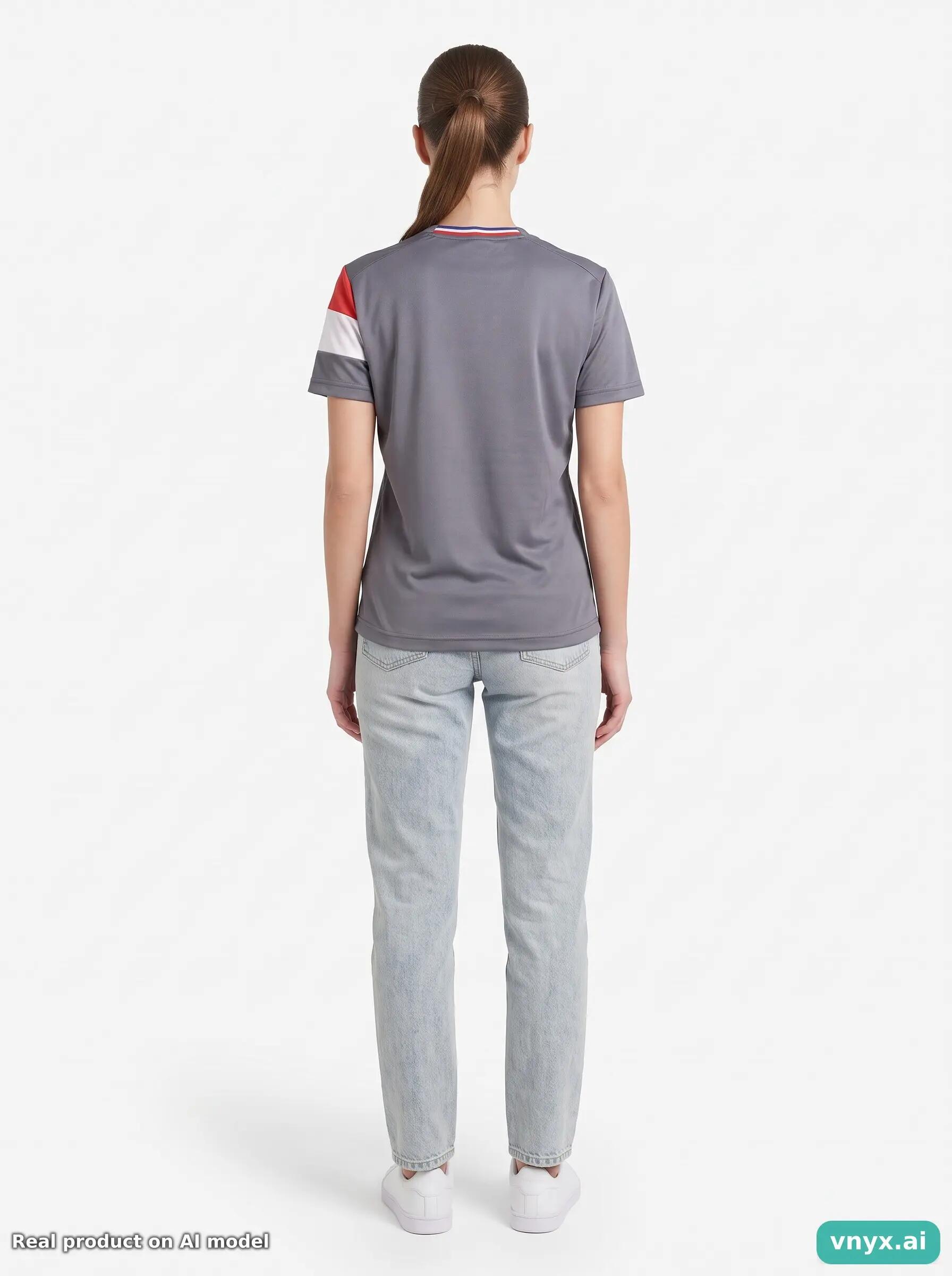 Second Life - Athletic Le Coq Sportif T-Shirt in Charcoal Grey size M Sports 4/5