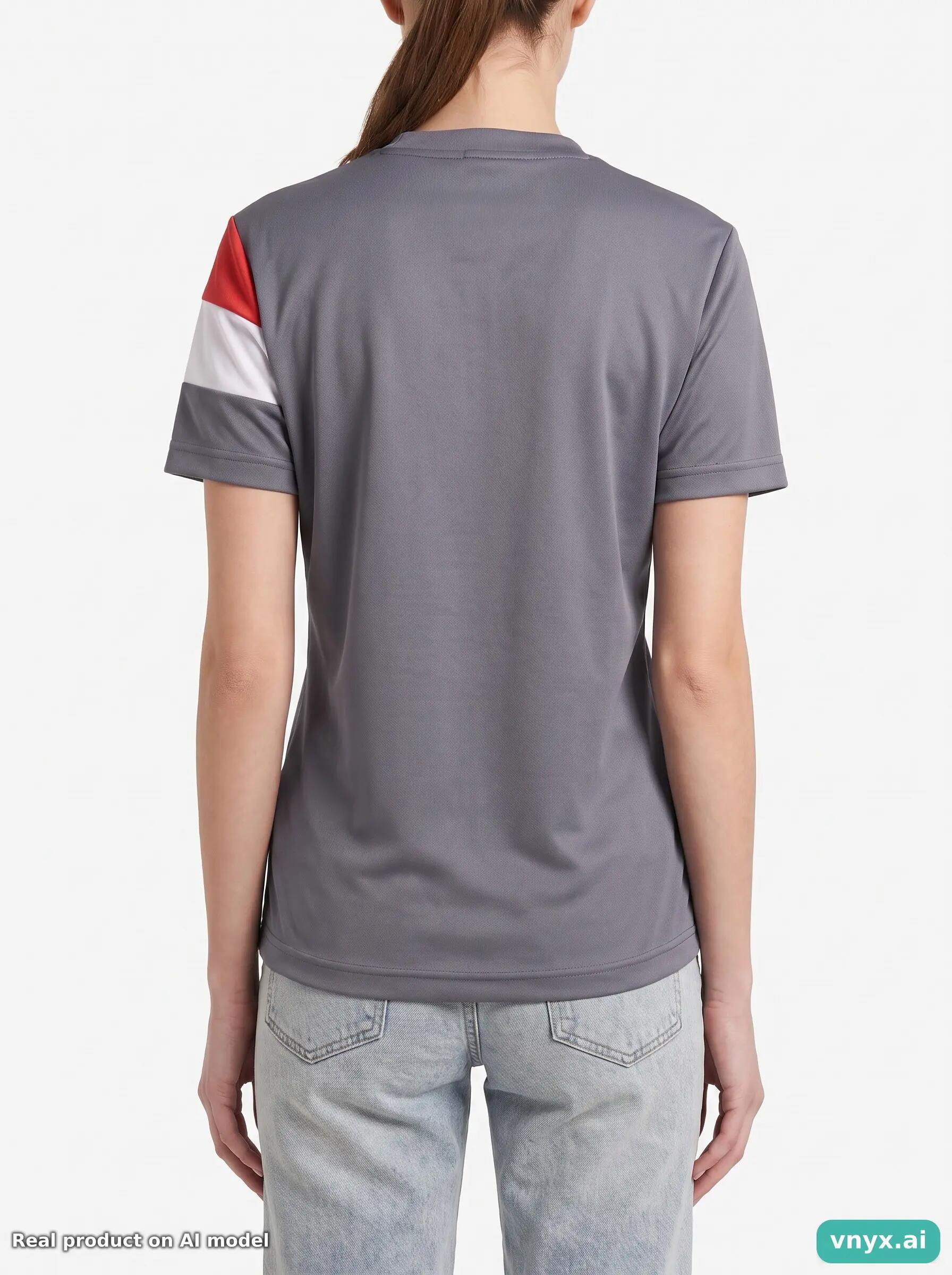 Second Life - Athletic Le Coq Sportif T-Shirt in Charcoal Grey size M Sports 2/5
