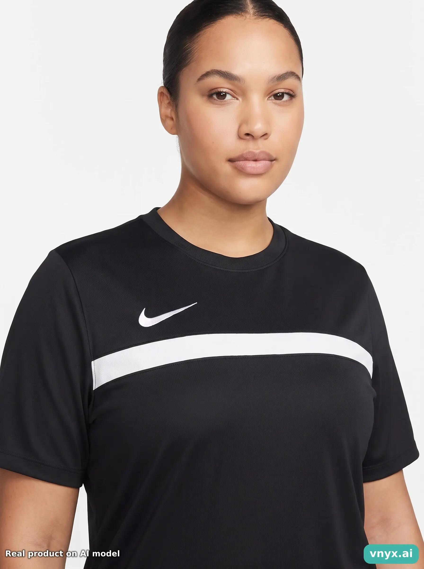 Second Life - Athletic Nike T-Shirt in Black size L Sports T-shirt 5/5