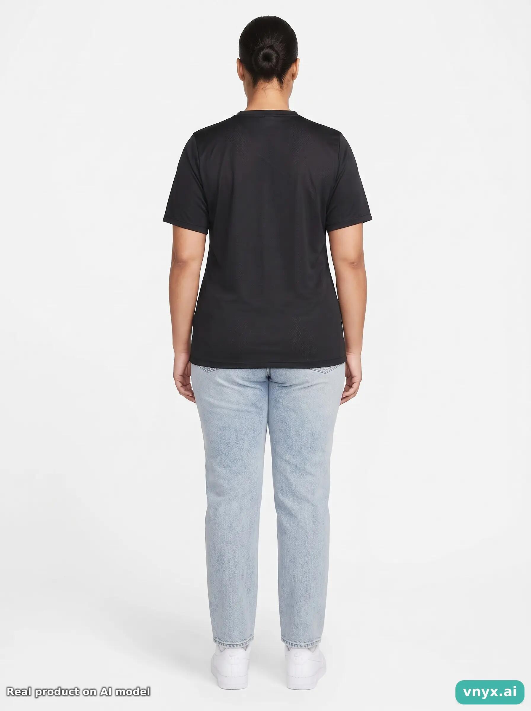 Second Life - Athletic Nike T-Shirt in Black size L Sports T-shirt 4/5