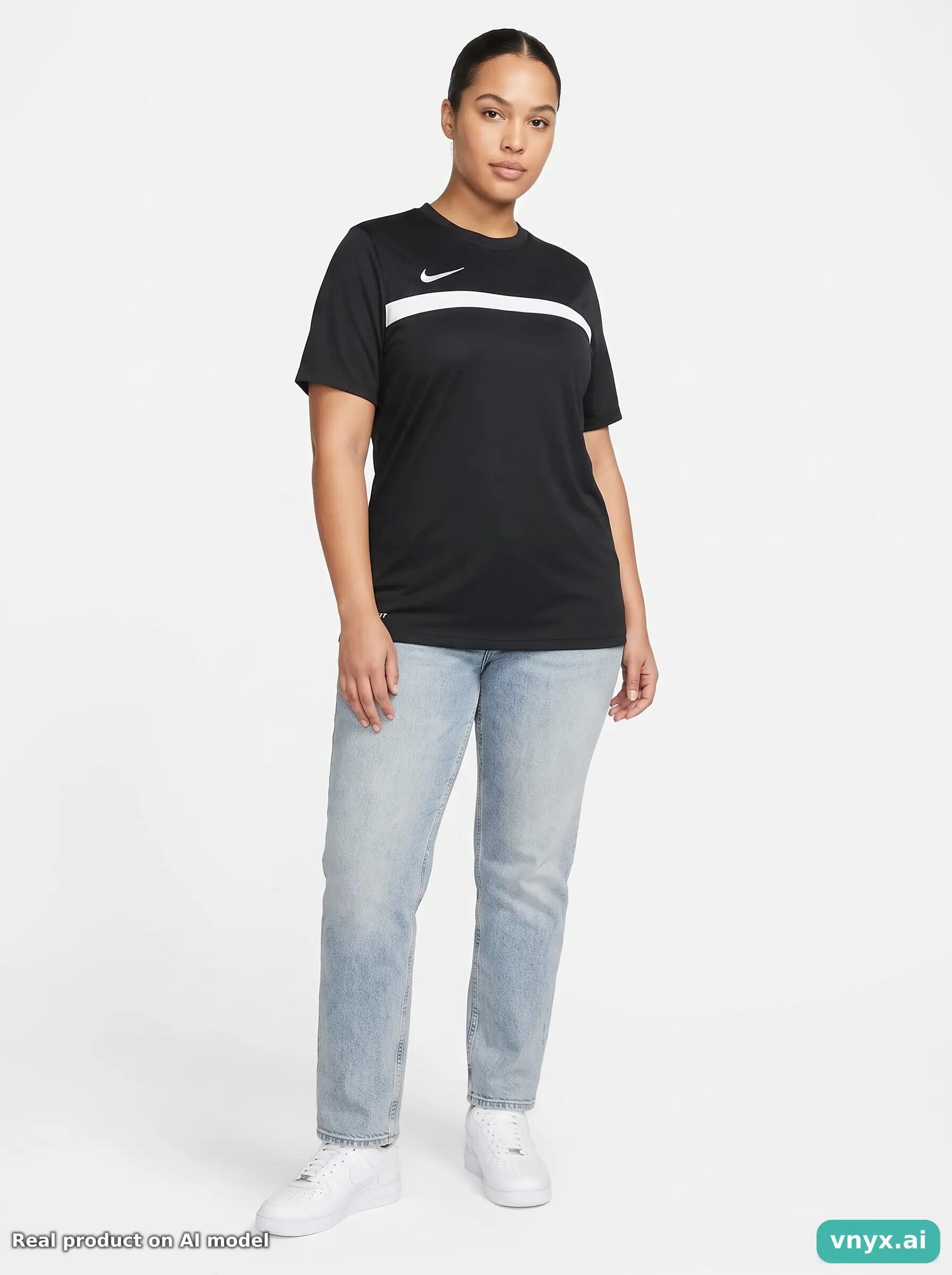 Second Life - Athletic Nike T-Shirt in Black size L Sports T-shirt 3/5