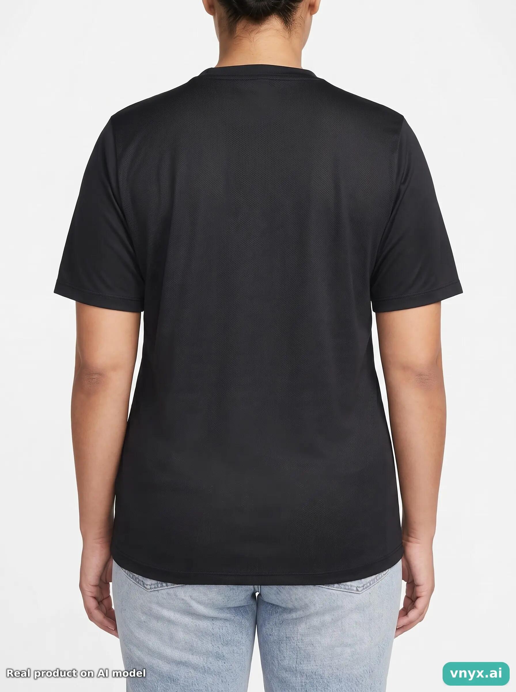 Second Life - Athletic Nike T-Shirt in Black size L Sports T-shirt 2/5