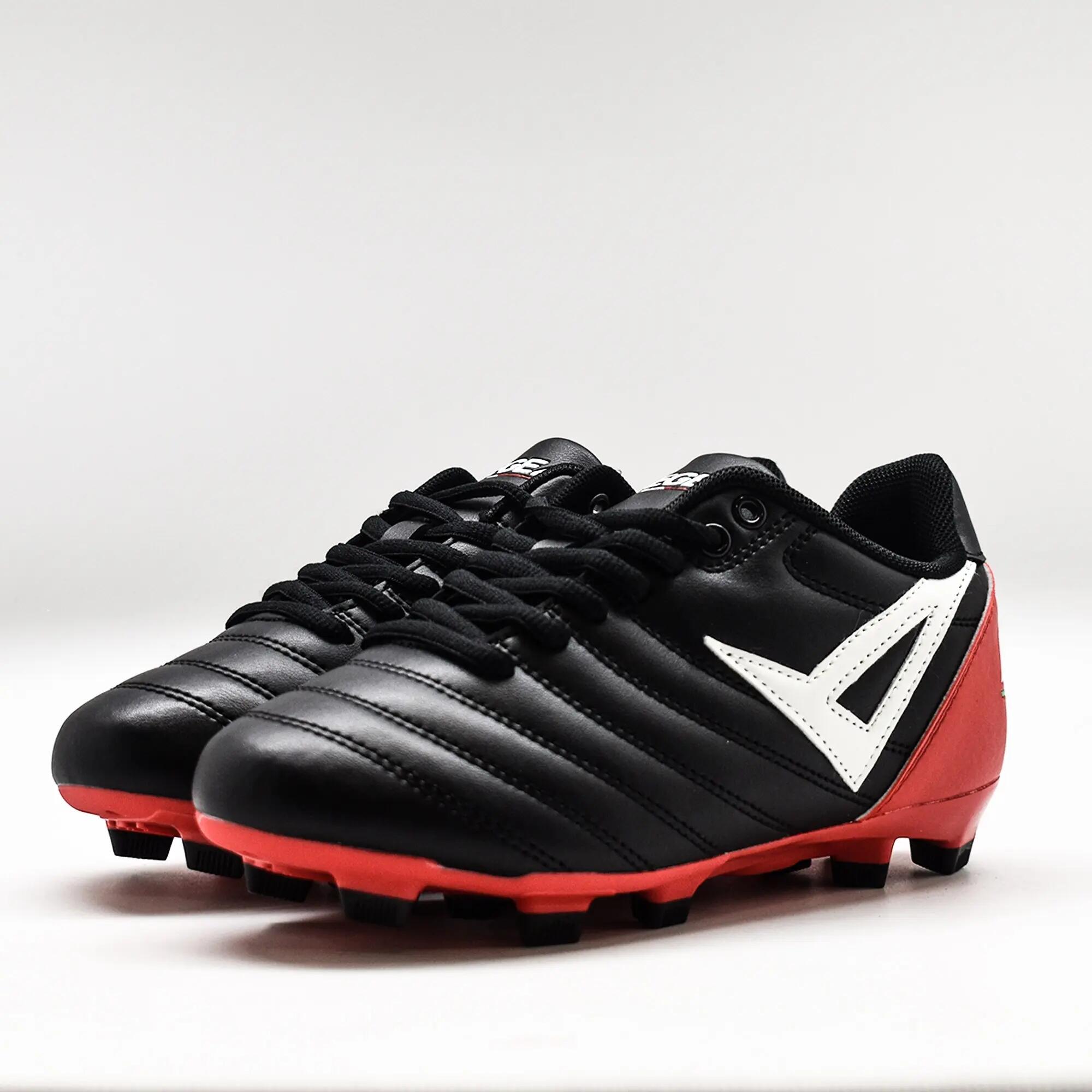 Chaussure de football LEGEA modèle DOKO 4/5