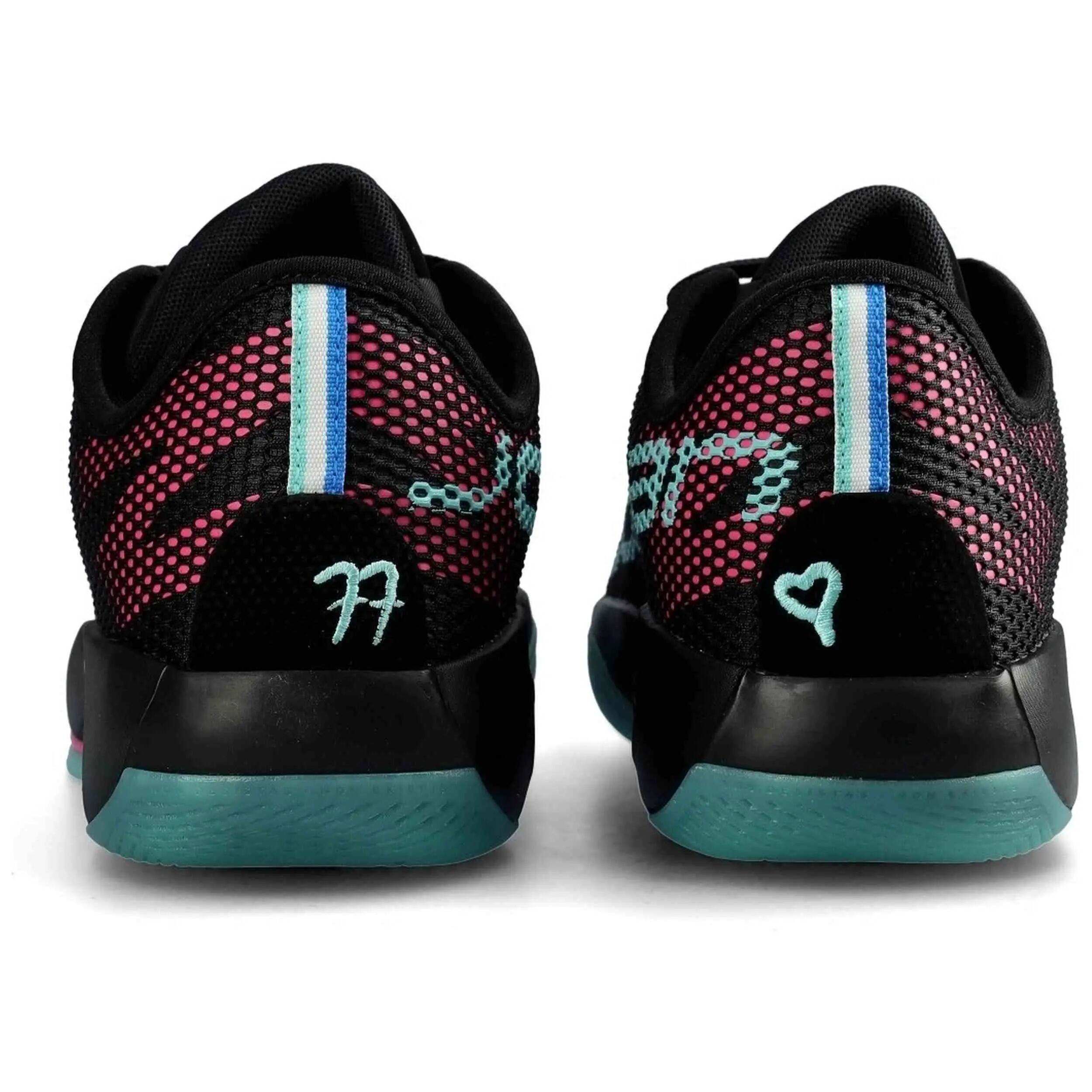 Scarpe da basket Jordan modello Luka 77 "Black/Pink" per uomini 4/5