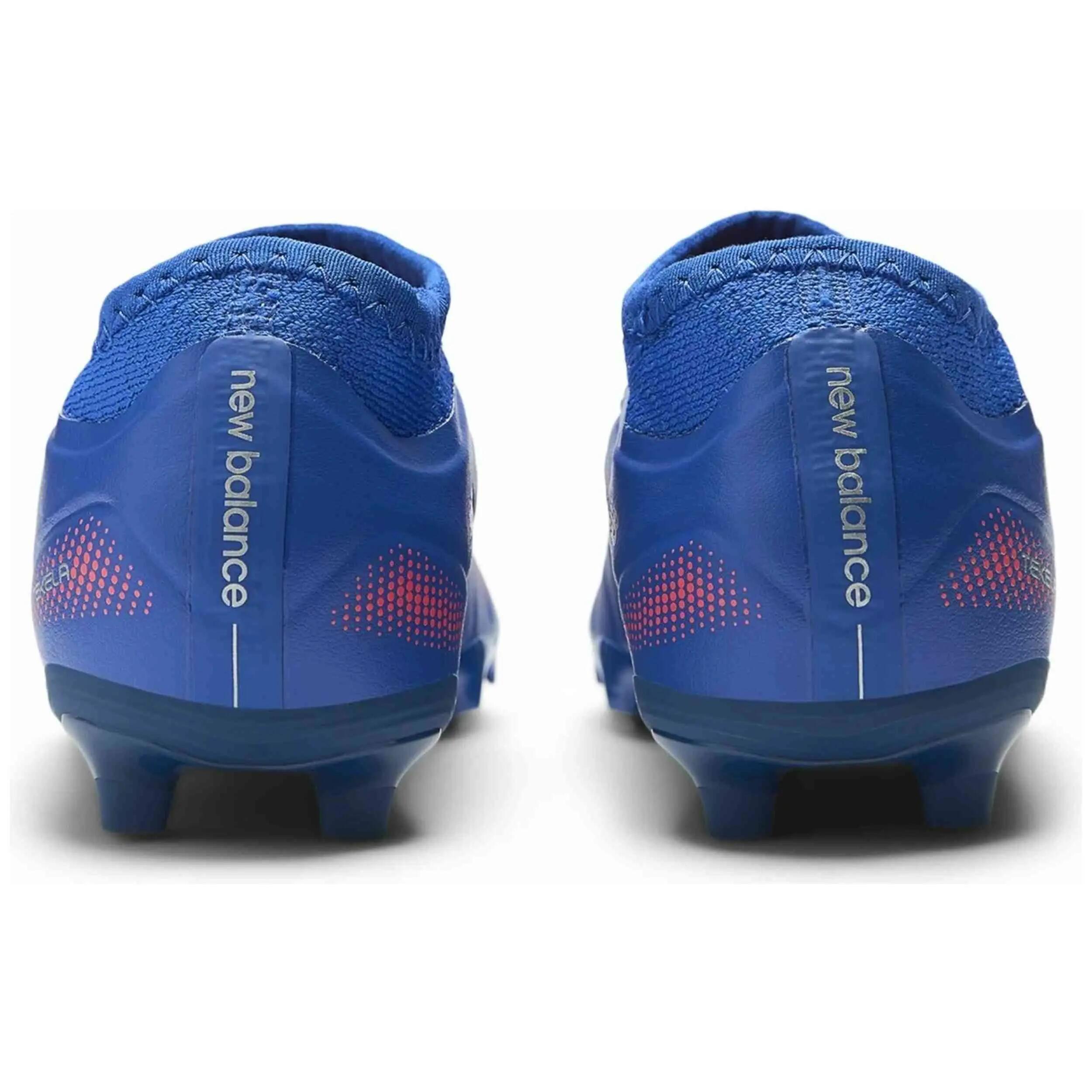 Chaussures de football New Balance modèle Tekela Team Low L pour unisexe enfants 3/5