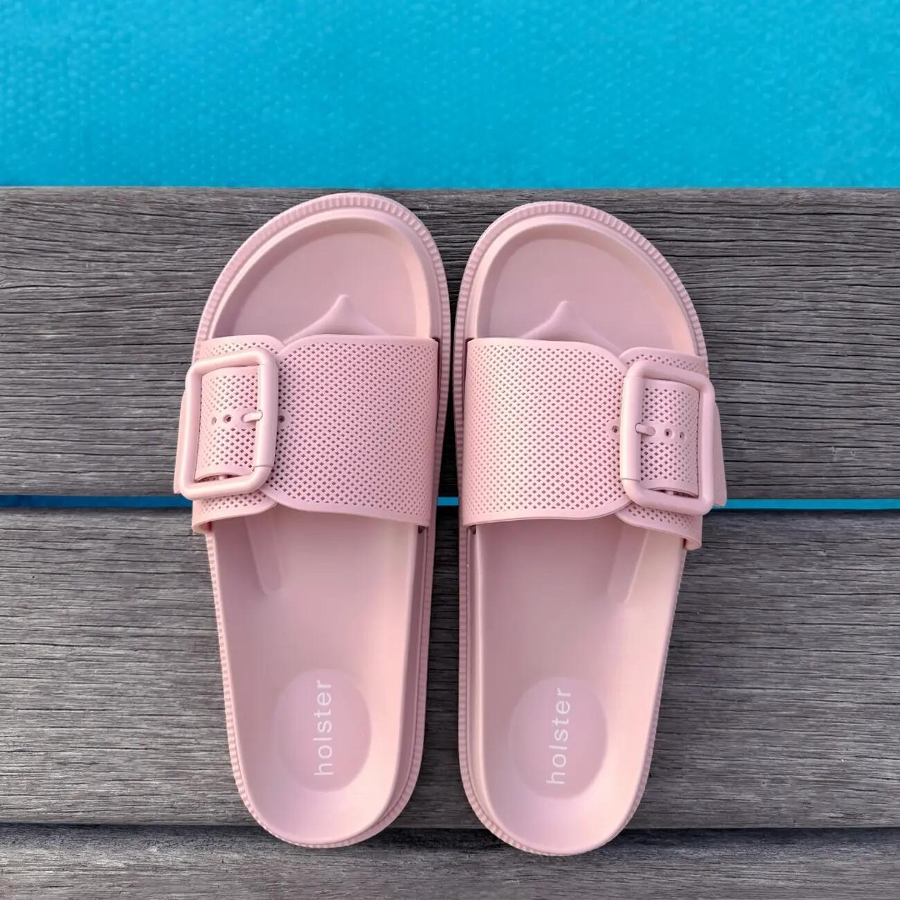 Holster Laze Slippers - Vegan Comfort - Podiatrist Approved - Water Resistant 4/7