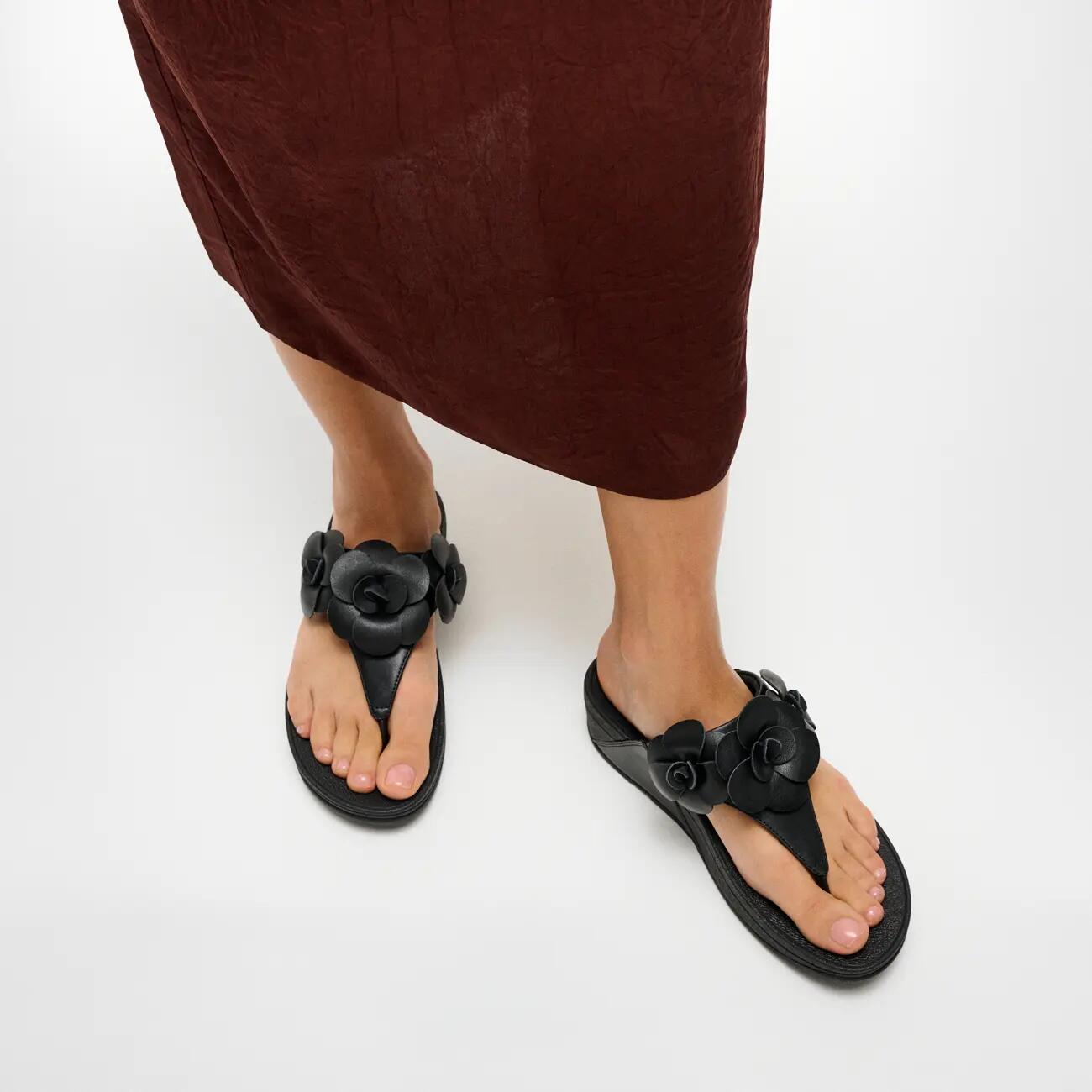 Lulu Flower Toe-Post Sandals 5/7