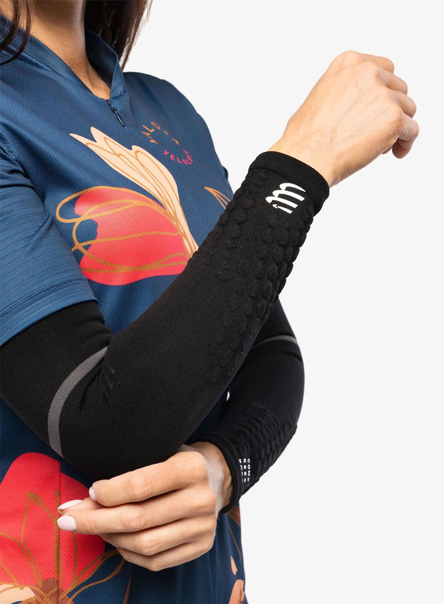 Aquecedores de braço pretos Compressport ArmForce Ultralight 3/7