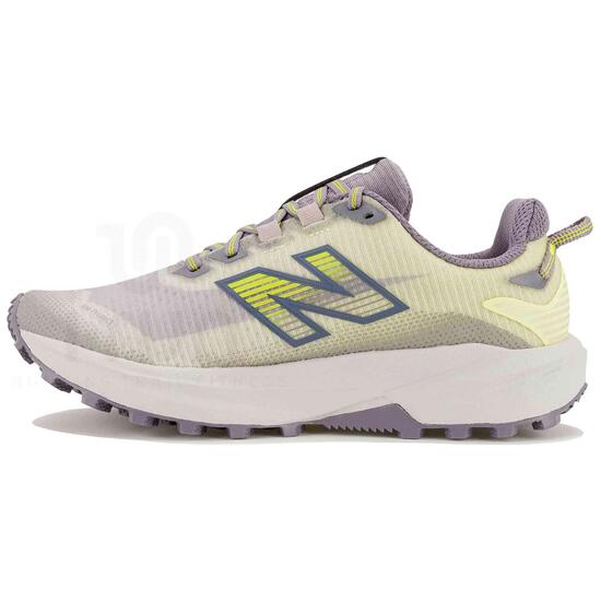 Hardloopschoenen New Balance model FuelCell Rebel Trail voor vrouwen