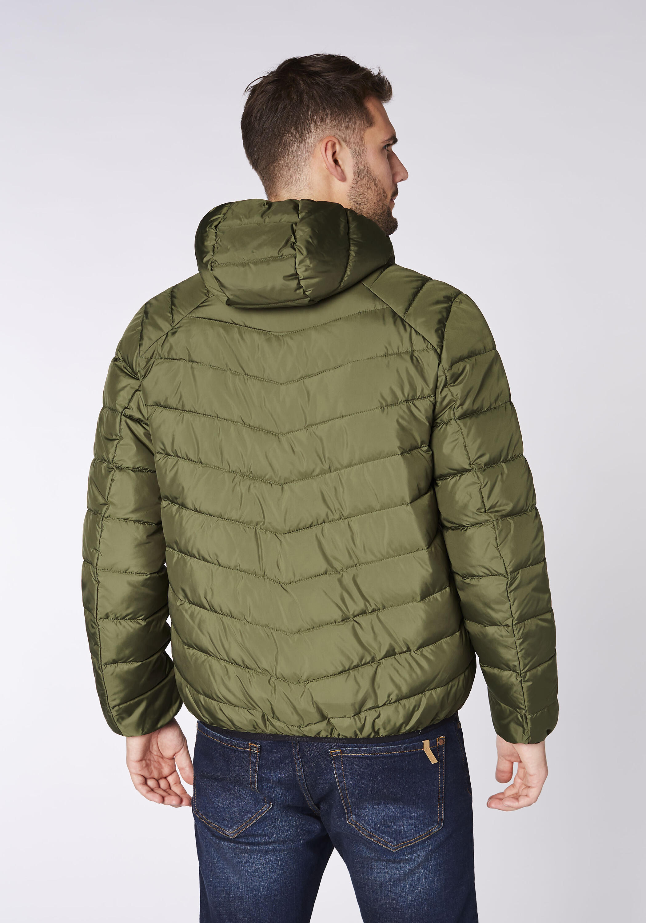 Steppjacke mit leicht glänzender Optik 5/7