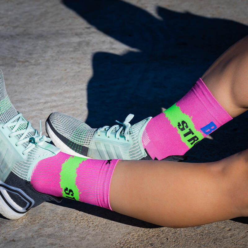 CALCETINES "BE STRONG" FUCSIA DE RUNNING