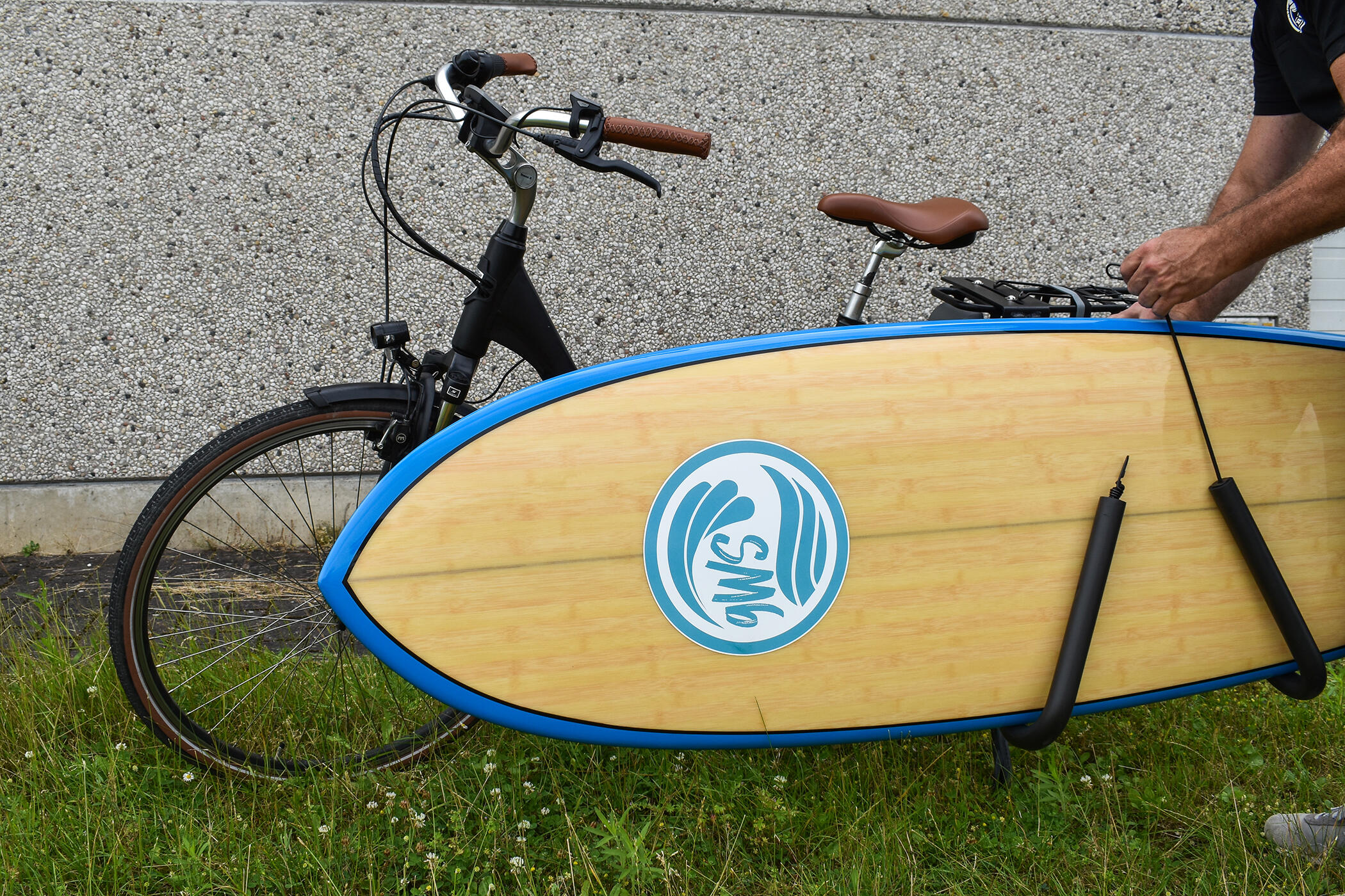 Surfhalter für 2-Rad-Gepäckträger (Fahrrad oder Roller) 2/5