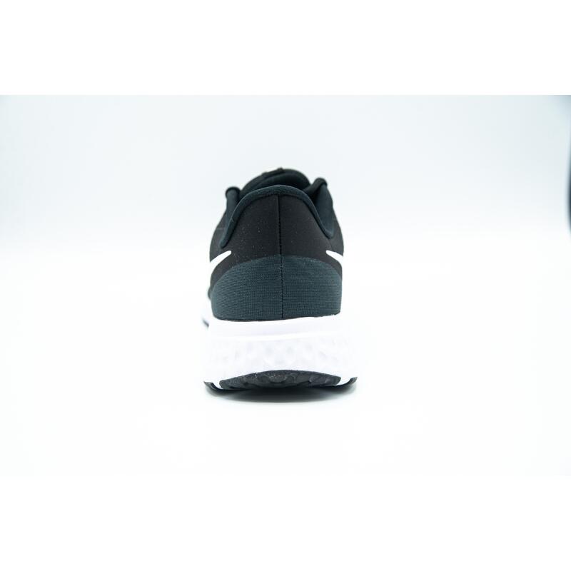 Nike Revolution 5, Preto