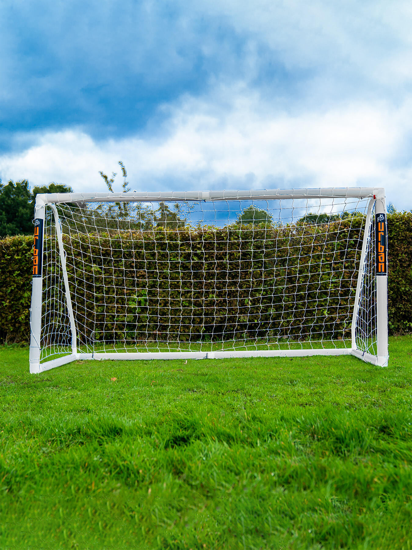 FOOTBALL FLICK 8 X 4 URBAN UPVC FOOTBALL /SOCCER GOAL 2/5