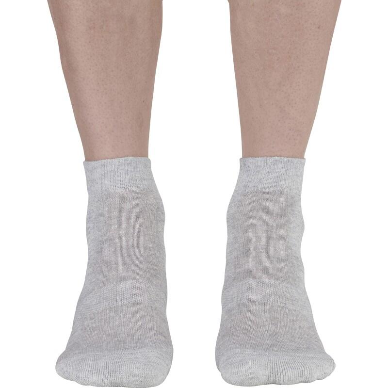 Chaussettes basses en lin et coton.