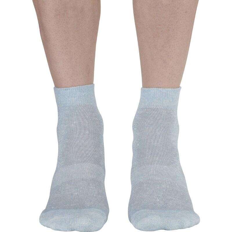 Chaussettes basses en lin et coton.