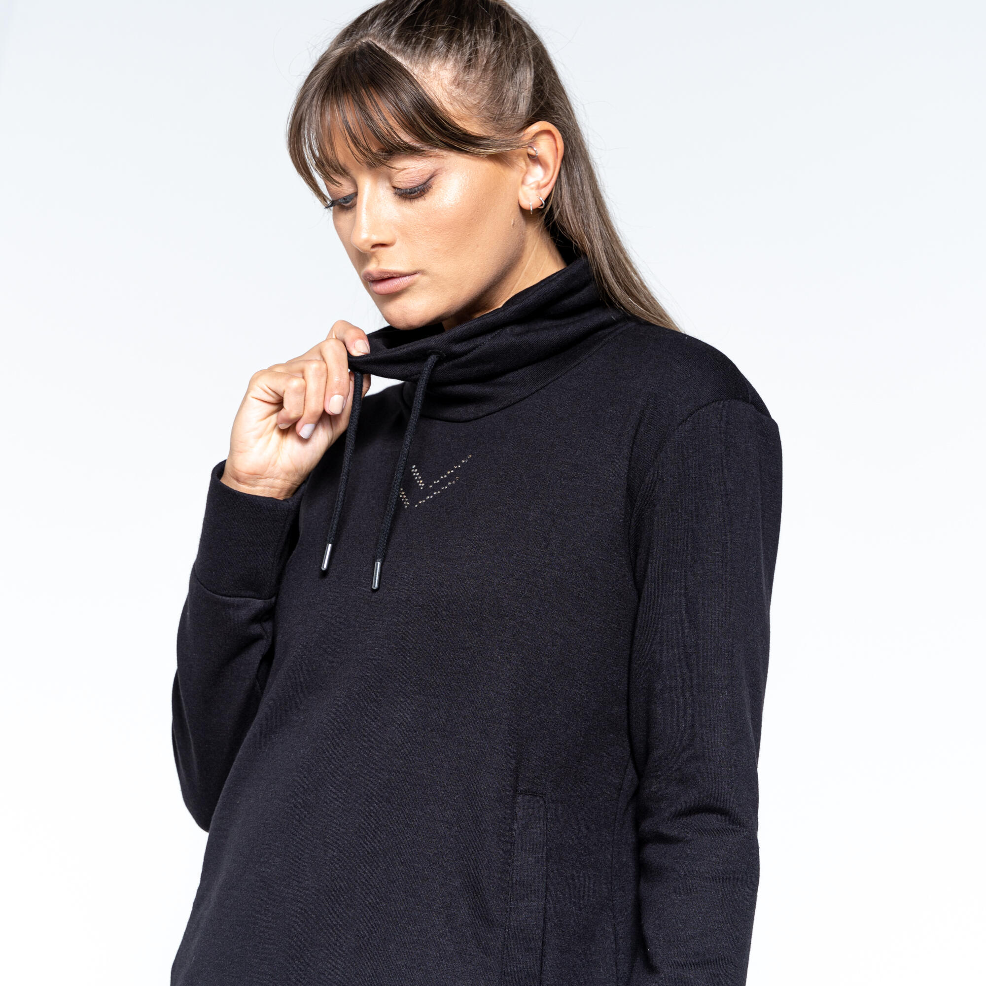 Crystallize Women's Walking Overhead Fleece - Black 5/5