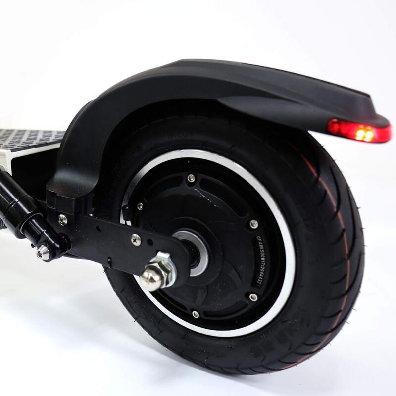 Joyor Y5S witte elektrische scooter voor volwassenen + Helm en voortas