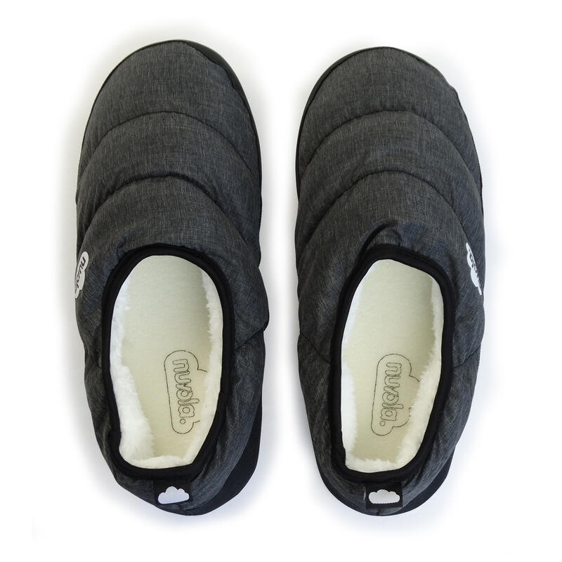 Pantofole unisex Nuvola in nero con suola in gomma