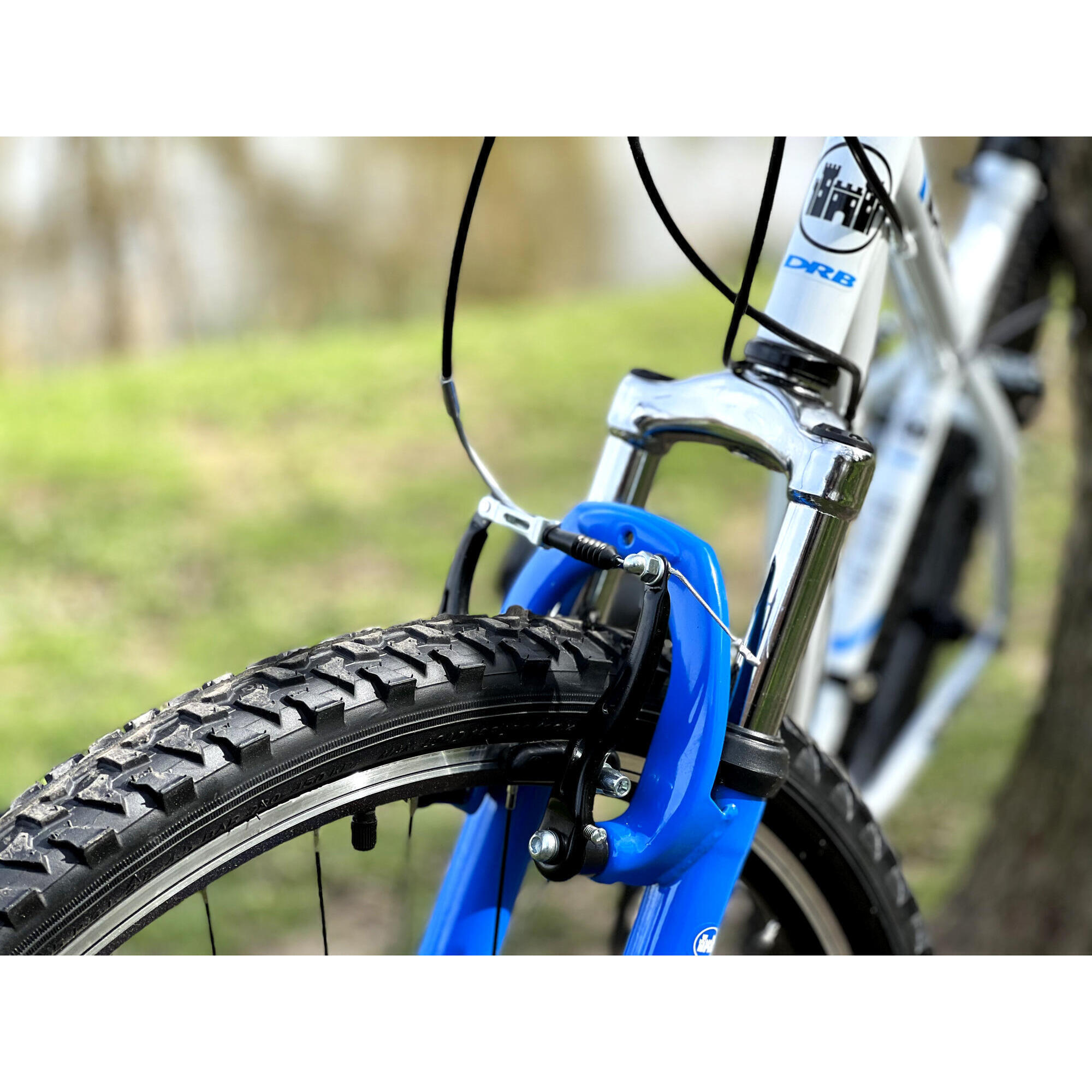 Dallingridge Pulsar Adult's Hardtail Mountain Bike, 26In Wheel - Ice White/Blue 3/5