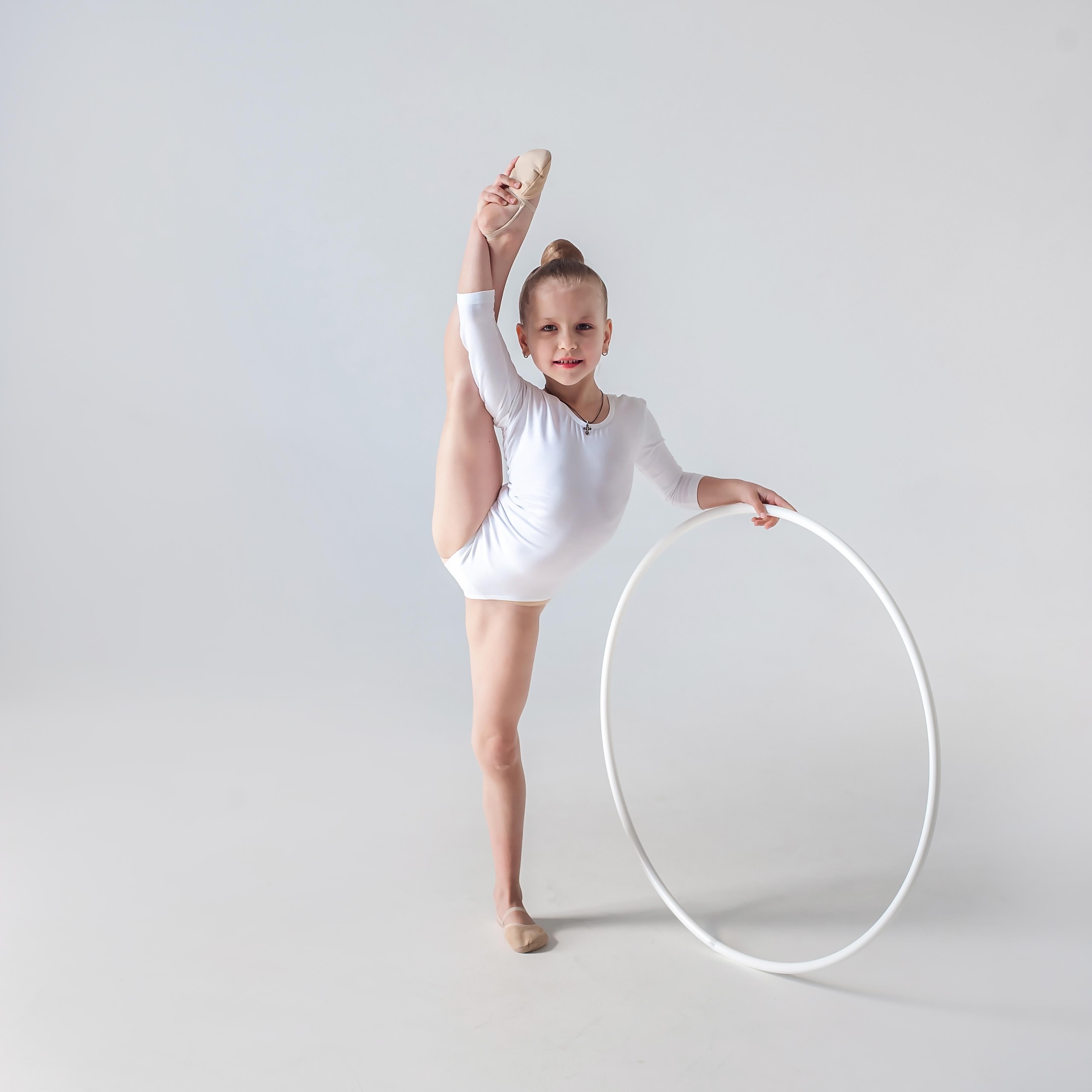 Дети художественная гимнастика упражнения с обручем