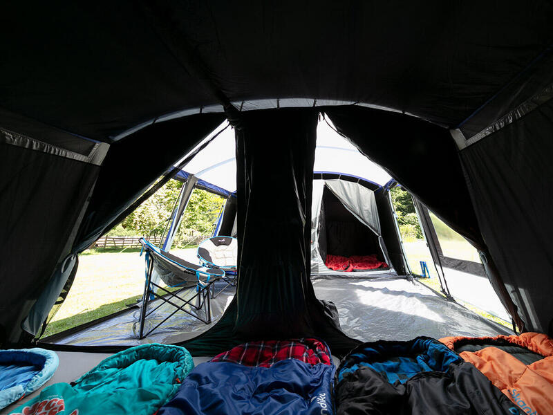 Tunneltent Familietent Montana 10 Sleeper - 10 personen - 2 zwarte slaapcabines