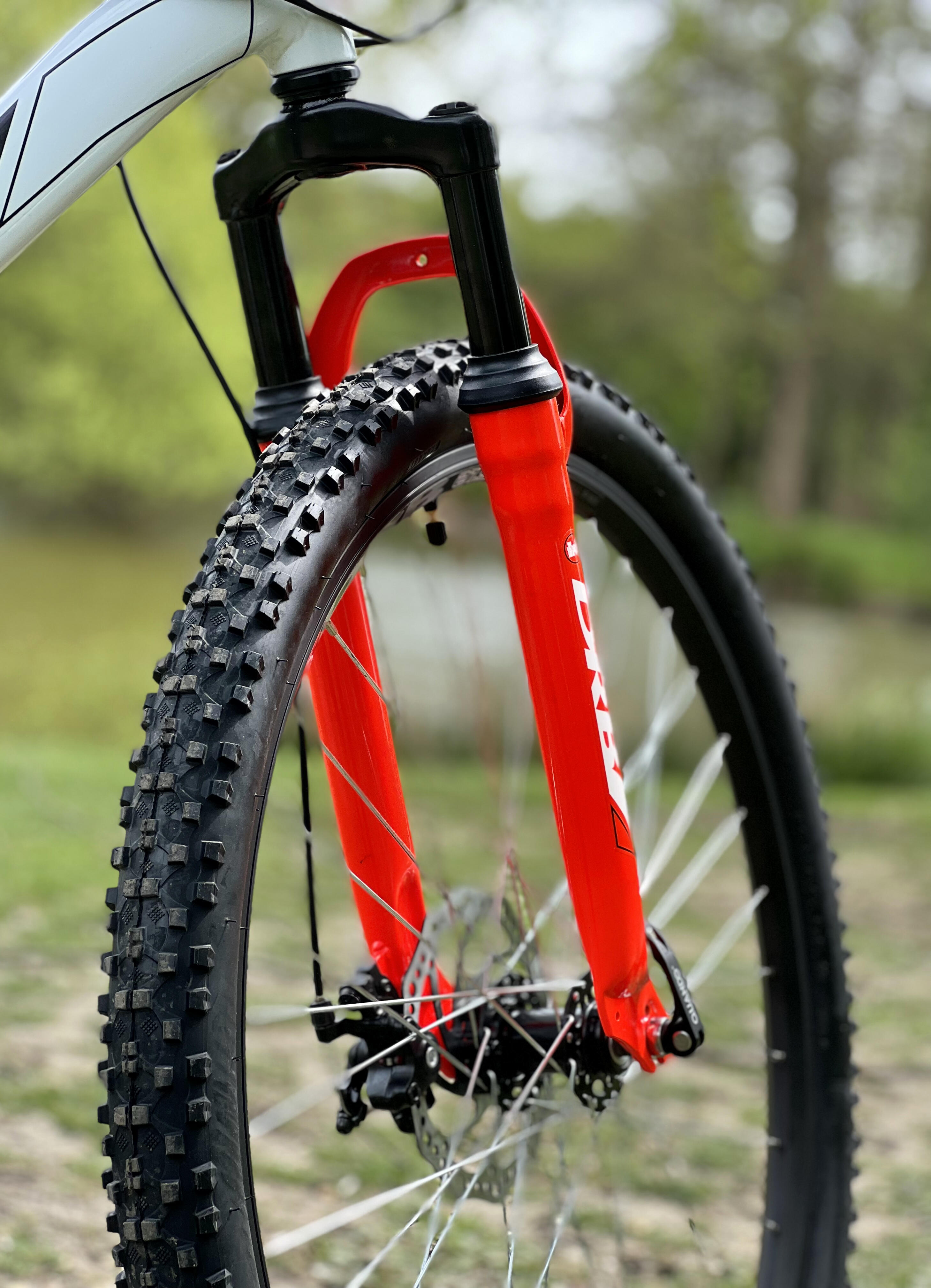 Dallingridge Viscount Men's Hardtail Mountain Bike, 27.5In Wheel - White/Red 5/5