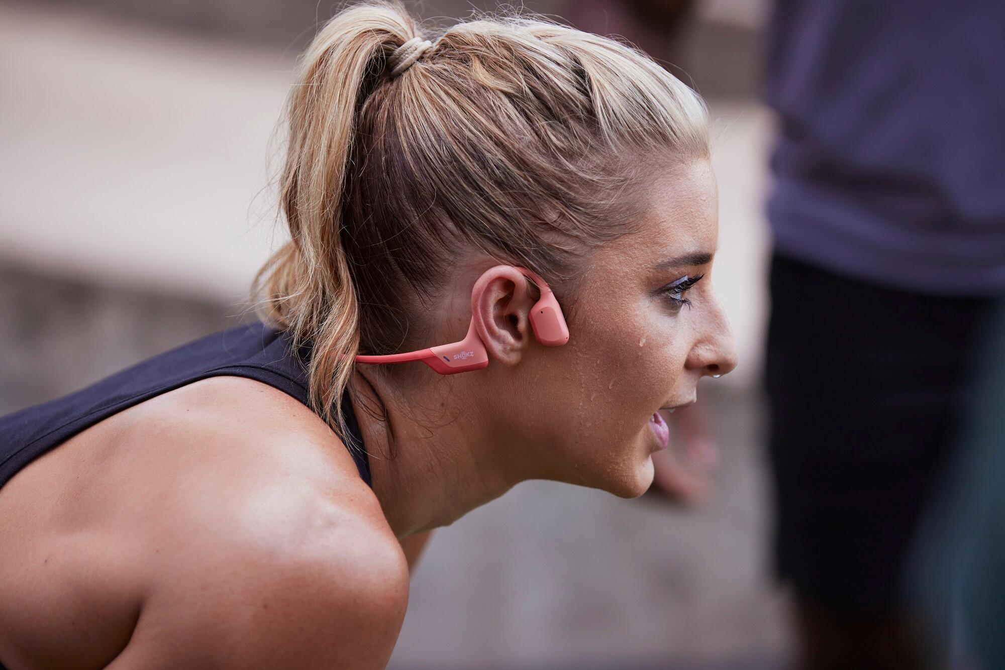 Shokz (ショックス) OpenRun Pro S810 OpenRun Pro Bone Conduction Sport Headphone - Shokz Canada
