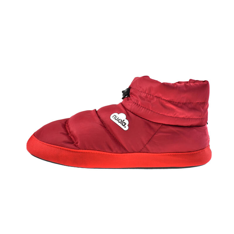 Chaussons unisex Nuvola de couleur rouge avec semelle en caoutchouc