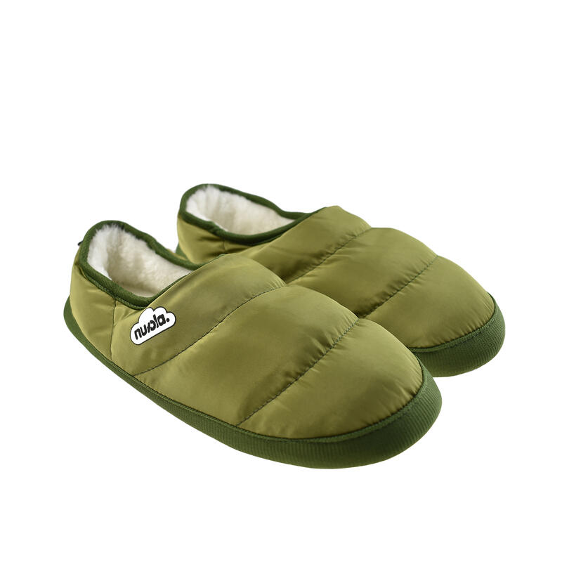 Chaussons unisex Nuvola de couleur vert militaire avec semelle en caoutchouc