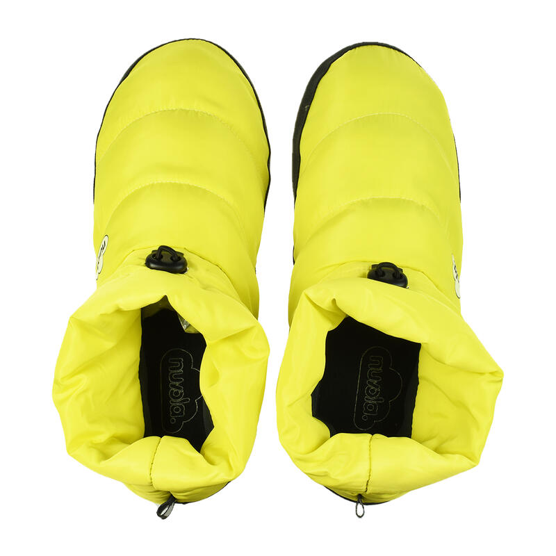 Chaussons unisex Nuvola de couleur jaune avec semelle en caoutchouc