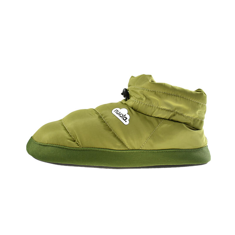 Chaussons unisex Nuvola de couleur vert militaire avec semelle en caoutchouc