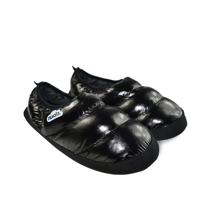 Pantofole unisex Nuvola in nero lucido con suola in gomma
