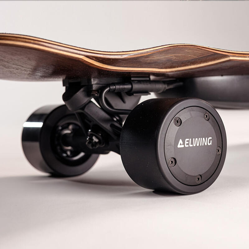 Goedgekeurd skateboard (25 km/u) - Nimbus, enkele motor, langeafstandsbatterij