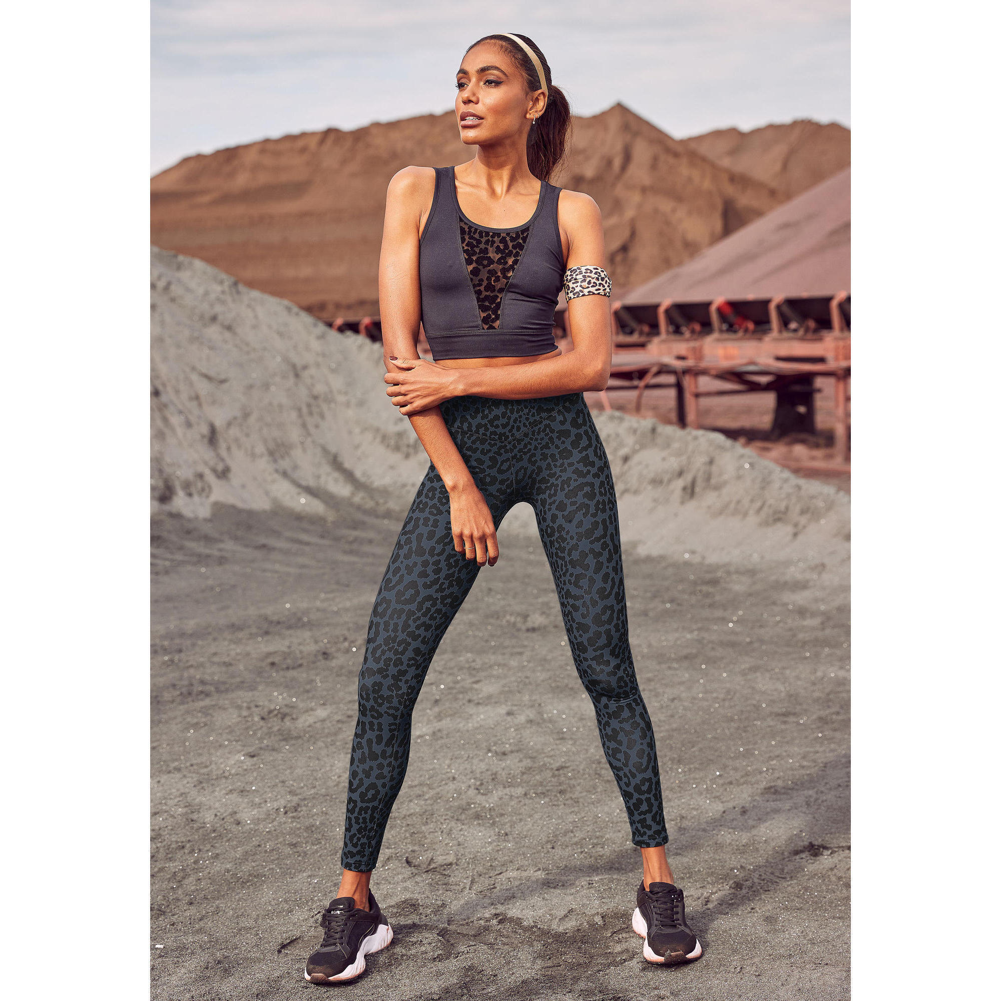 LASCANA ACTIVE picture