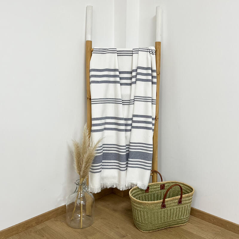 Karabuk badstof handdoek met marine voering 90x160 400g/m²